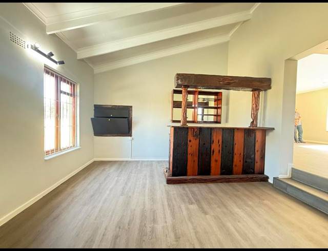 3 BEDROOM HOUSE FOR SALE IN BERGZICHT